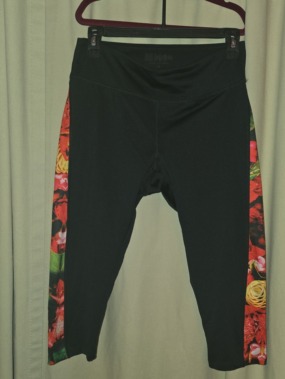 LuLaRoe Black Jade Athletic Capri Leggings with Red Floral Side Panels